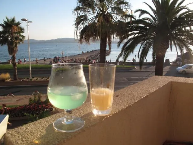 Appartement Les Pieds Dans L\'Eau Pour 6 Personnes A Saint-Raphael