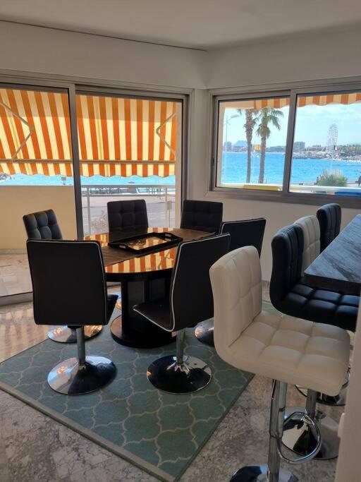 Apartment Les Pieds Dans L'eau Pour 6 Personnes A Saint-raphael *