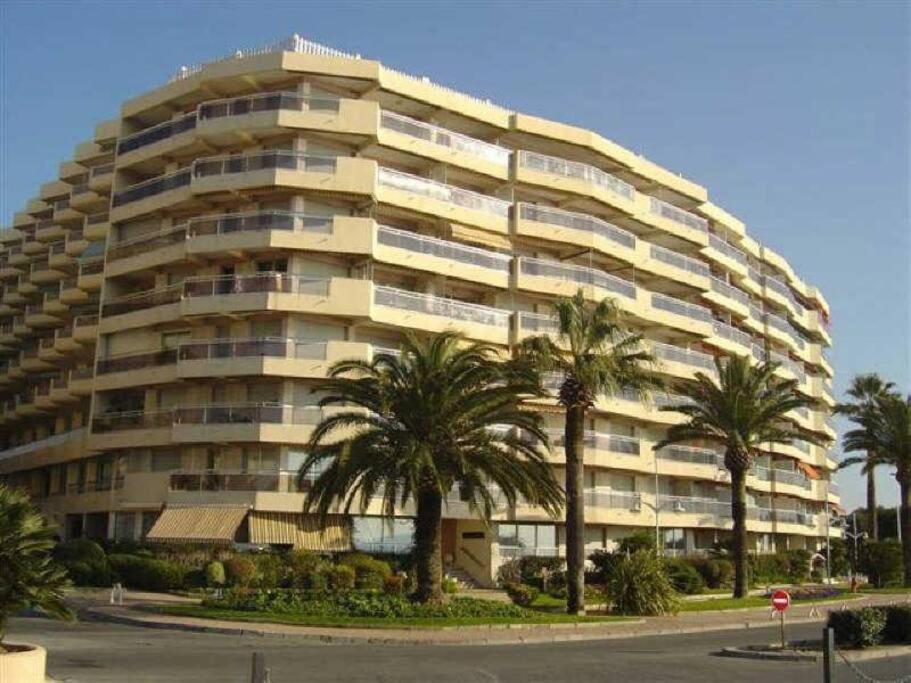Les Pieds Dans L'eau Pour 6 Personnes A Saint-raphael