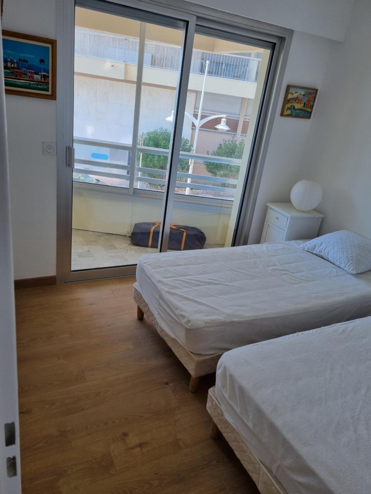 Apartment Les Pieds Dans L'eau Pour 6 Personnes A Saint-raphael