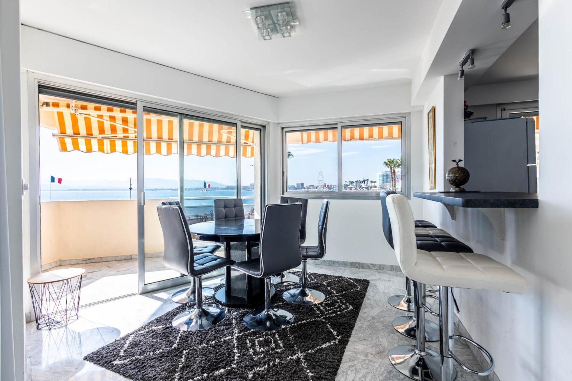 Les Pieds Dans L'eau Pour 6 Personnes A Saint-raphael Apartment *