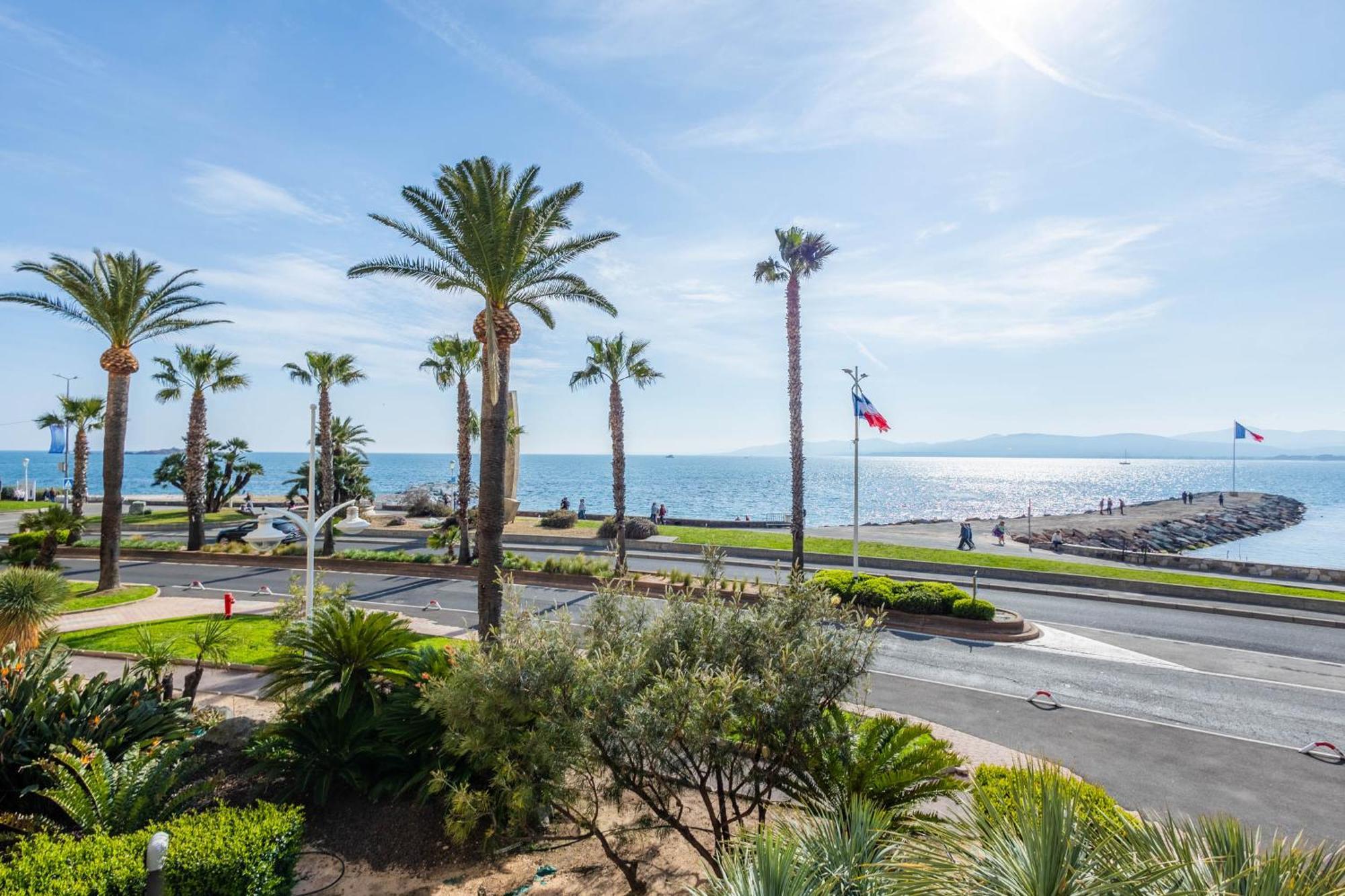 Les Pieds Dans L'eau Pour 6 Personnes A Saint-raphael Apartment Saint-Raphael (Var)
