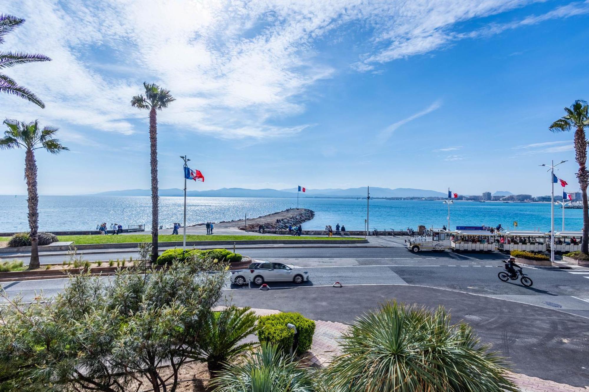 Les Pieds Dans L'eau Pour 6 Personnes A Saint-raphael *